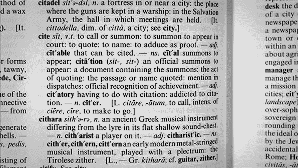 Comment améliorer son orthographe en anglais grâce aux dictionnaires ?