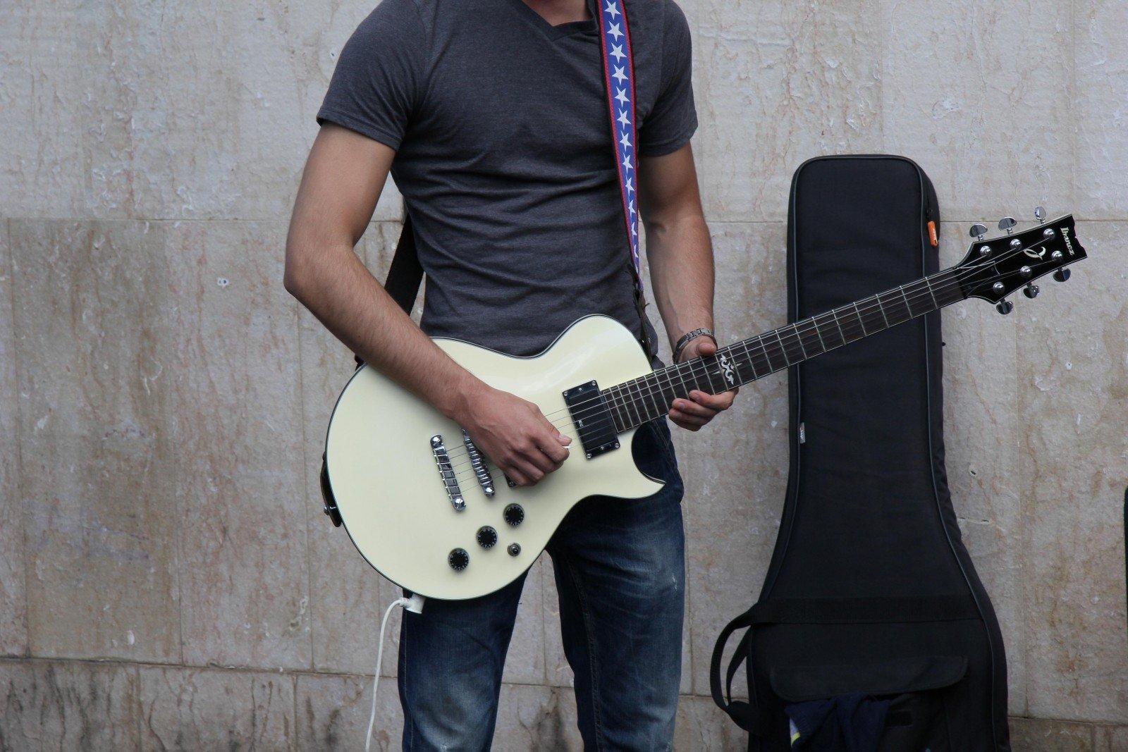 Comment Apprendre les Gammes à la Guitare ? Superprof